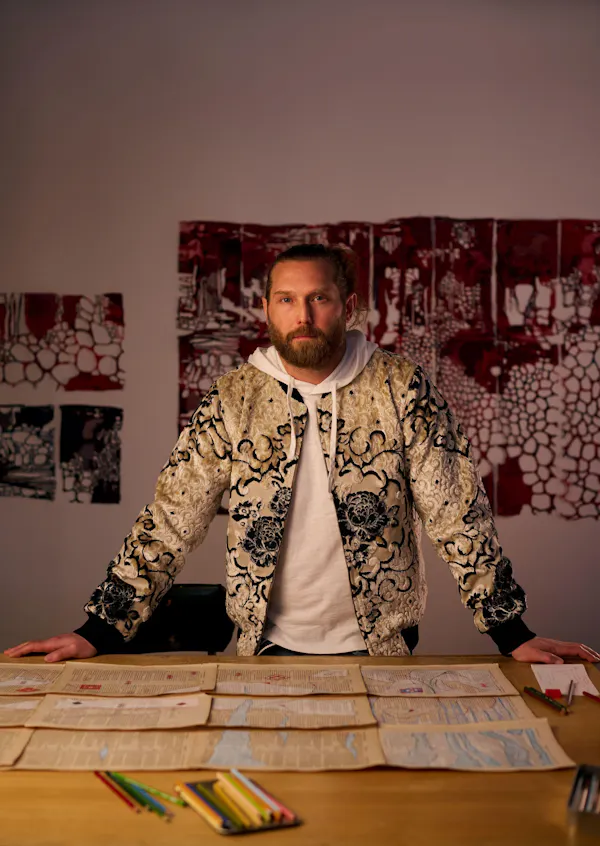 sleeve, textile, facial hair, beard, moustache