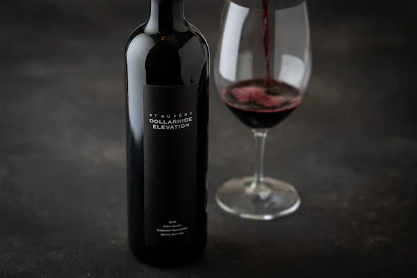 bottle, alcoholic drink, glass bottle, liquid, drinkware, alcohol