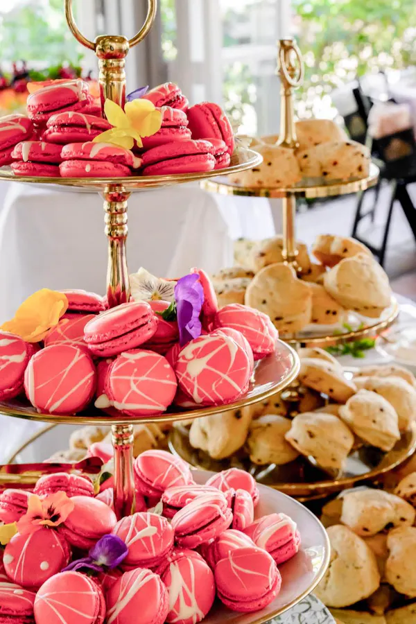 food, tableware, finger food, dessert, ingredient, baking