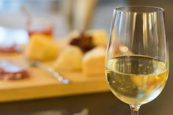 tableware, drinkware, stemware, wine, apéritif, liquid