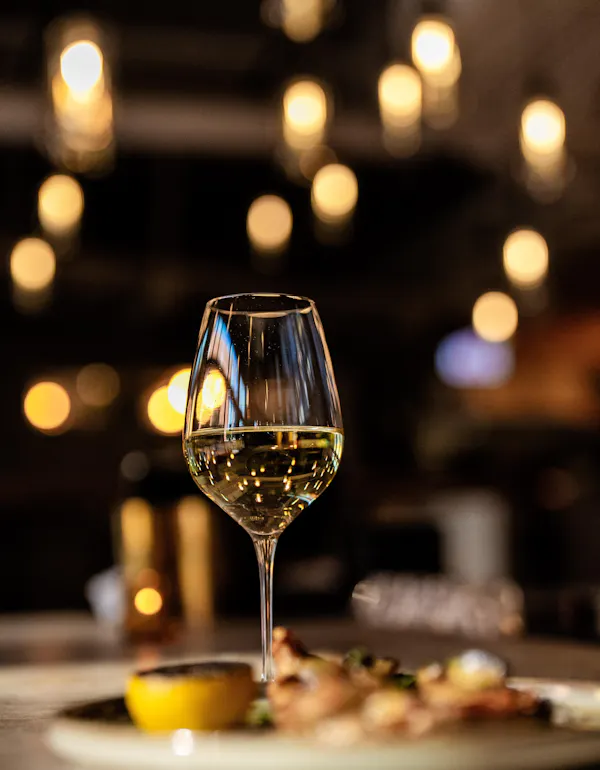 tableware, drinkware, stemware, wine glass, wine, barware