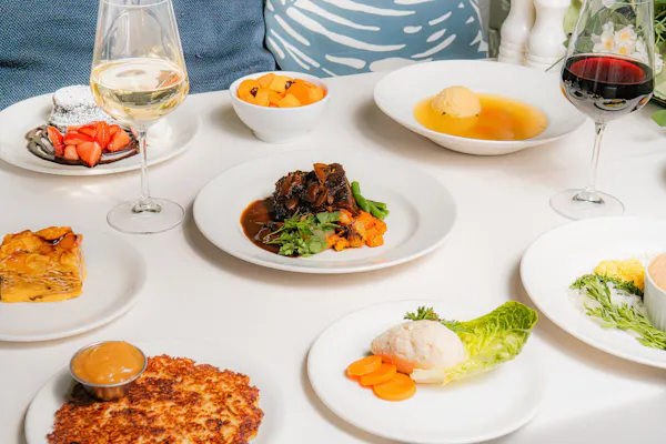food, tableware, dishware, serveware, ingredient, table