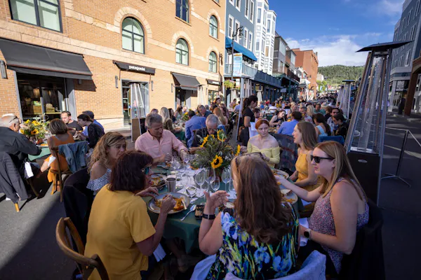 public space, pedestrian, interaction, luggage & bags, crowd, bag
