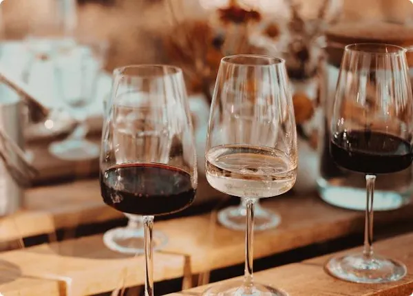 stemware, tableware, drinkware, wine glass, barware, alcoholic drink
