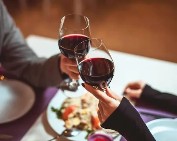 stemware, tableware, drinkware, wine glass, barware, alcoholic drink