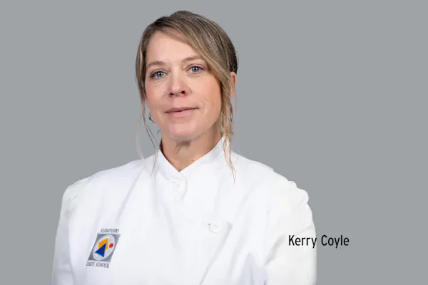 sleeve, collar, facial expression, uniform, smile, chef