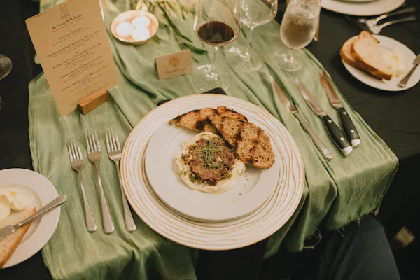 tableware, table, furniture, dishware, tablecloth, serveware