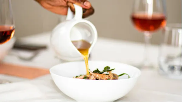 tableware, food, ingredient, serveware, dessert wine, barware