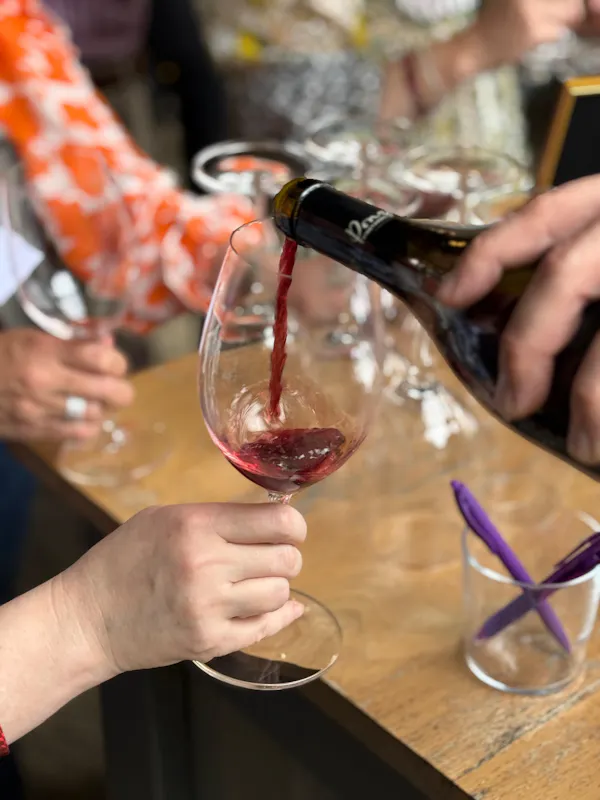 stemware, drinkware, alcoholic drink, tableware, wine glass, barware