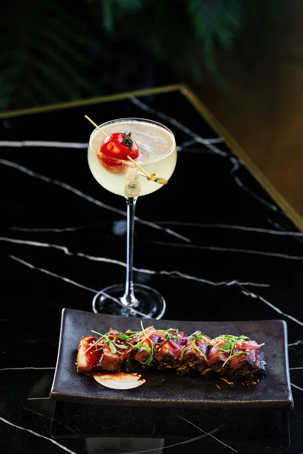 food, tableware, ingredient, alcoholic drink, stemware, culinary arts