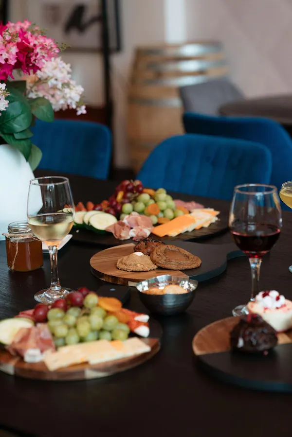 food, tableware, furniture, table, serveware, drinkware