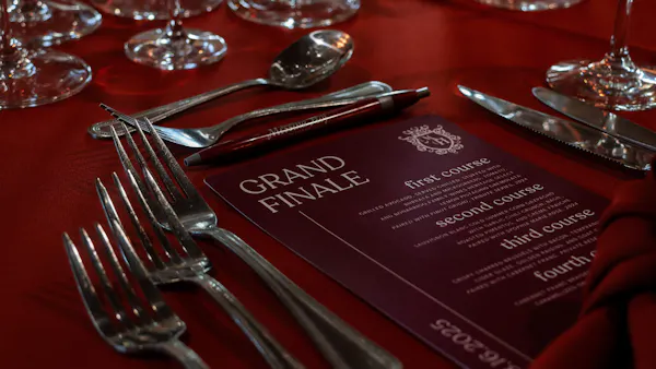 tableware, stemware, drinkware, tablecloth, table, cutlery