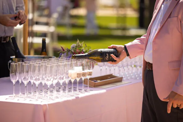 drinkware, alcoholic drink, tableware, event, stemware, wine glass