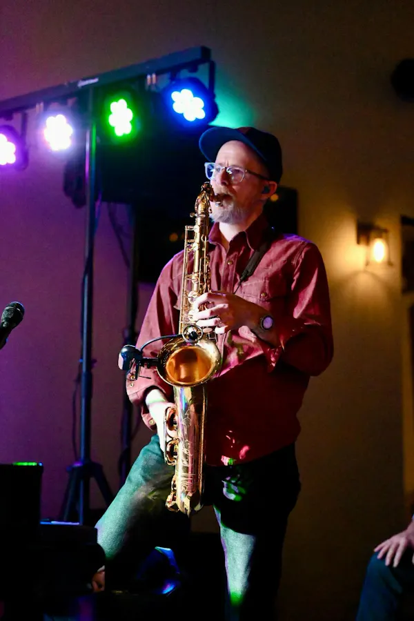 musical instrument, entertainment, music, brass instrument, saxophone, reed instrument