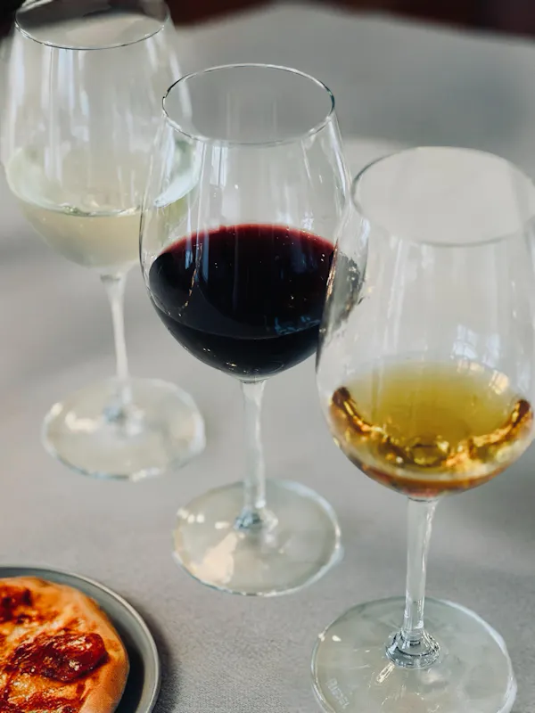 stemware, tableware, wine glass, drinkware, barware, alcoholic drink