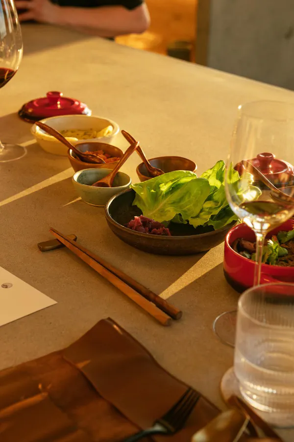 tableware, drinkware, table, stemware, serveware, furniture