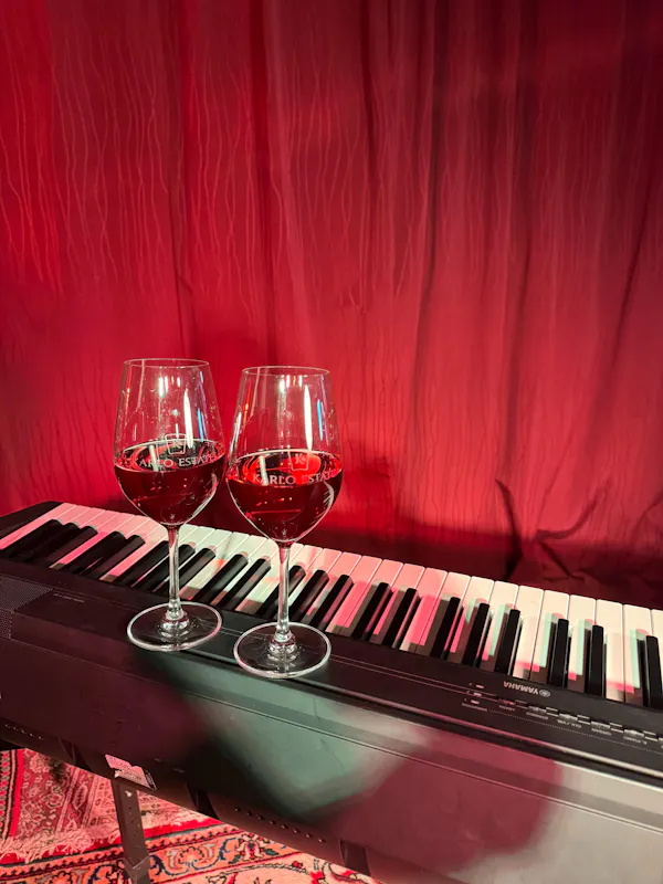musical instrument, keyboard, piano, electronic device, electronic musical instrument, musical keyboard