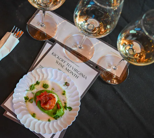 tableware, stemware, serveware, drinkware, dishware, wine glass