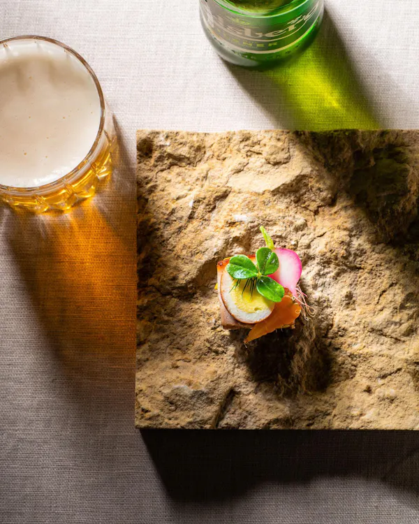tableware, food, alcoholic drink, ingredient, beer glassware, serveware