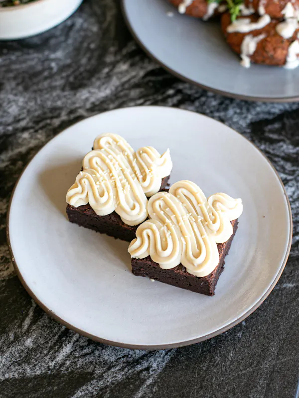 food, ingredient, dessert, cake, buttercream, cream