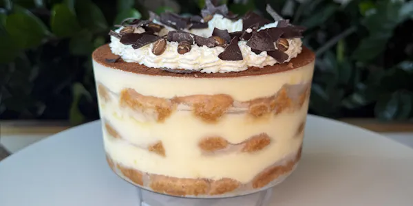 food, ingredient, tableware, dessert, cream, bavarian cream
