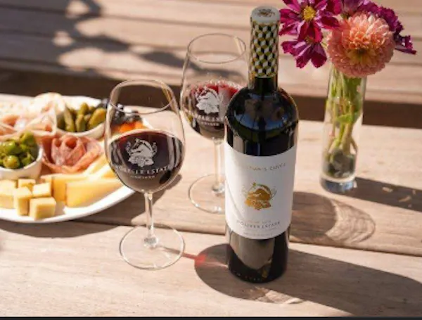 bottle, alcoholic drink, alcohol, tableware, drinkware, liquid