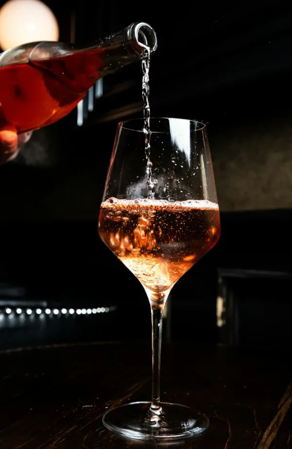 stemware, alcoholic drink, tableware, drinkware, barware, wine glass