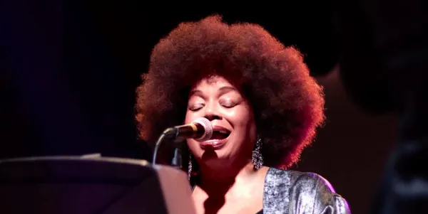 lips, performing arts, audio equipment, entertainment, performance, music