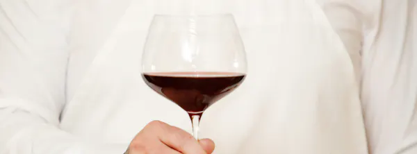 stemware, drinkware, tableware, wine glass, alcoholic drink, fluid