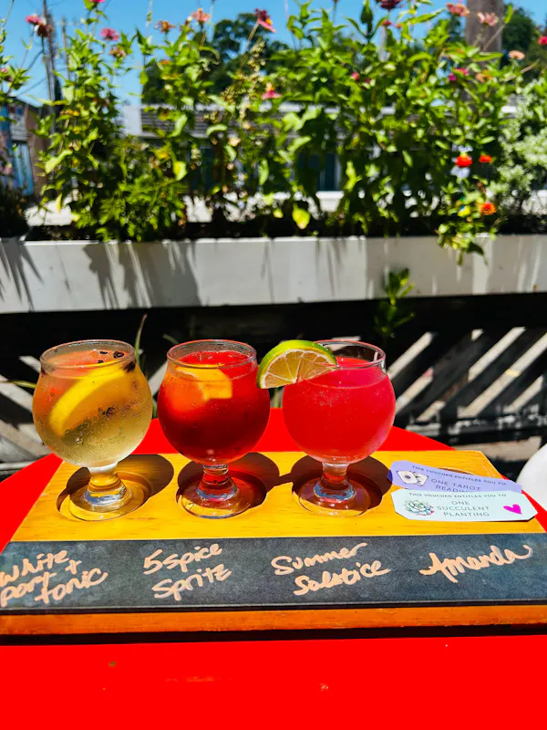 tableware, fruit, classic cocktail, cocktail, juice, food