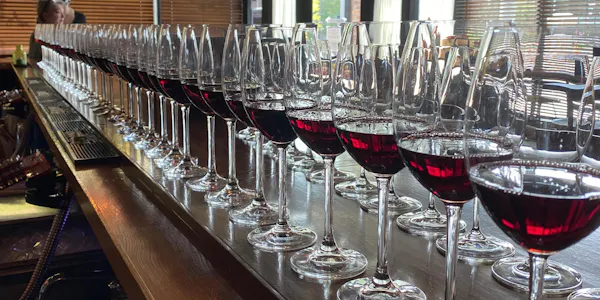 alcoholic drink, drinkware, barware, glass, stemware, alcohol