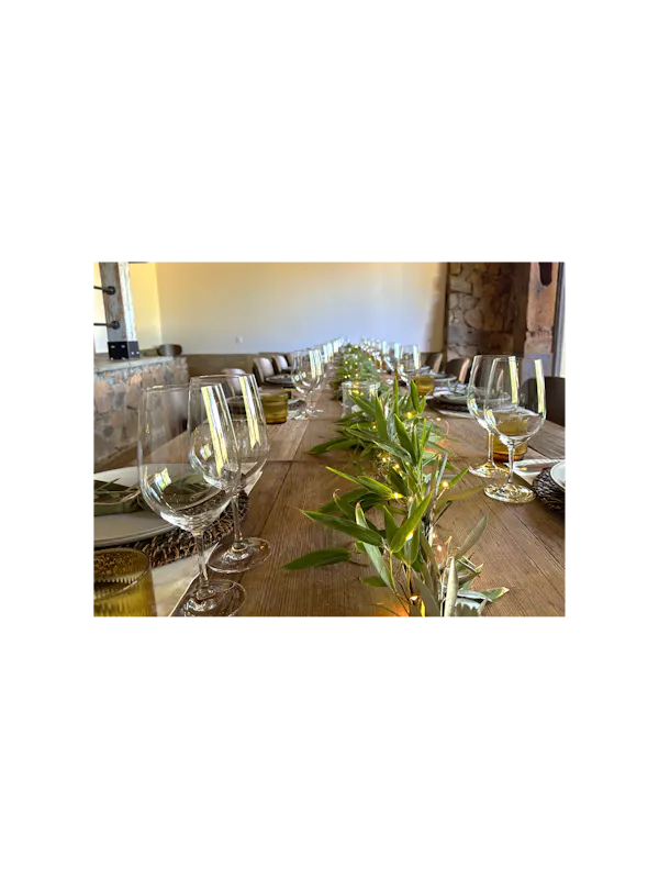 furniture, tableware, table, stemware, glass, serveware
