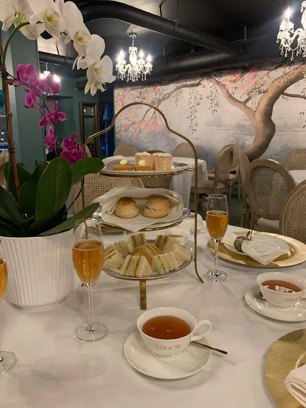 serveware, dessert, dishware, food, chair, restaurant