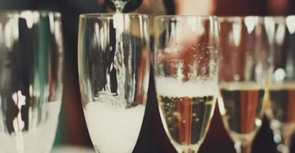 stemware, tableware, drinkware, alcoholic drink, barware, wine glass