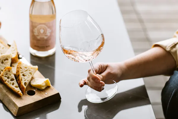 tableware, drinkware, stemware, alcoholic drink, barware, liquid