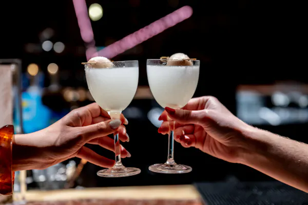 tableware, stemware, alcoholic drink, drinkware, classic cocktail, barware