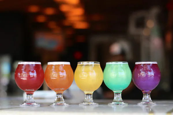 alcoholic drink, barware, glass, alcohol, liquor, beer