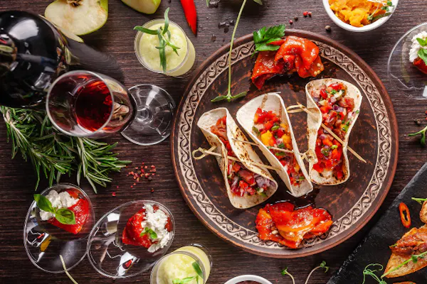 food, tableware, ingredient, alcoholic drink, finger food, drinkware