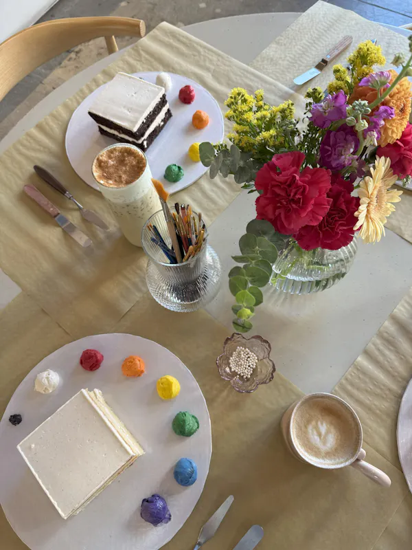 tableware, furniture, table, serveware, dishware, plate