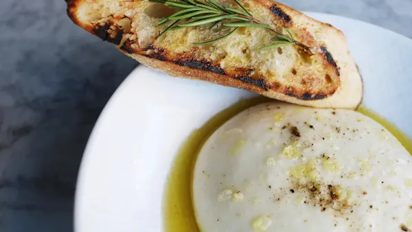 food, ingredient, tableware, bread, condiment, finger food