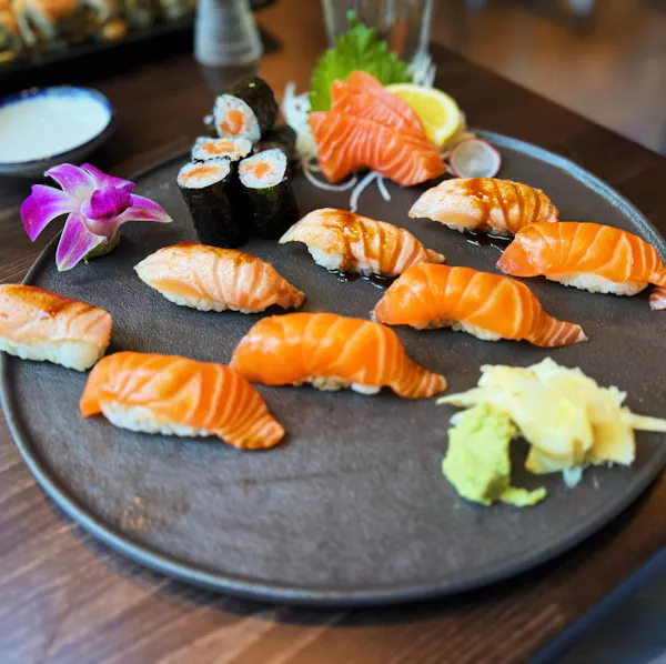 food, tableware, ingredient, dishware, recipe, sushi