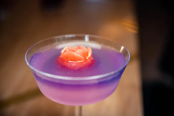 tableware, alcoholic drink, stemware, cocktail, champagne glass, drinkware