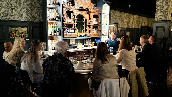barware, bar, alcoholic drink, pub, light fixture, restaurant