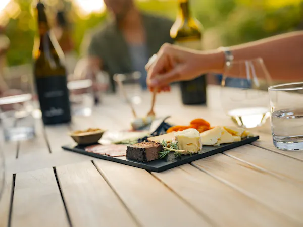food, tableware, ingredient, alcoholic drink, table, drinkware