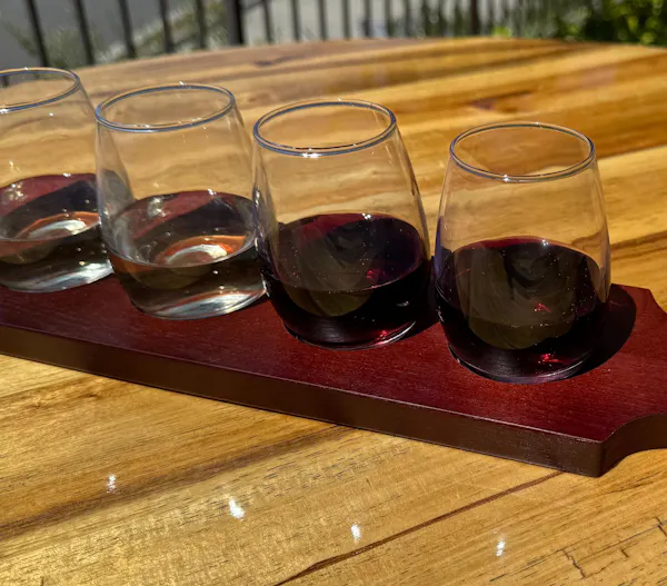 alcoholic drink, bottle, tableware, liquid, wine, red wine