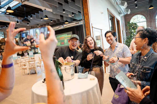 shirt, jeans, event, social group, smile, sharing